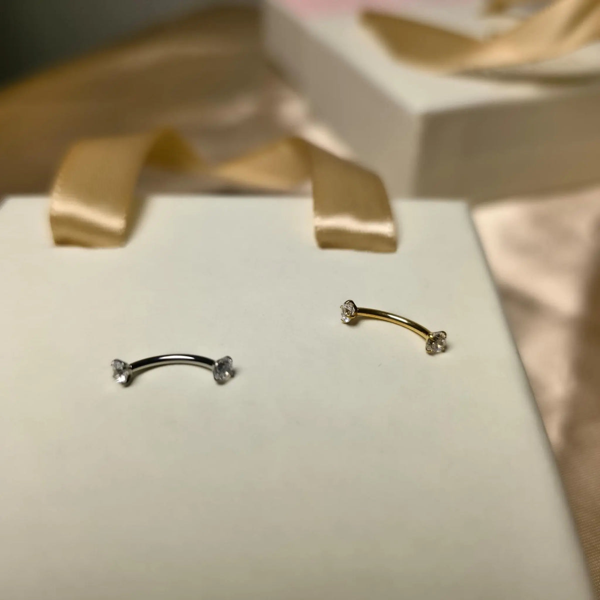Titanium Curved Barbell with CZ for Cartilage Helix Rook Eyebrow Lip Piercing,Hypoallergenic - Manoune JEWELRY Belly_Jewelry Earrings - Navel_Ring - Necklace - Stud - Manoune_Jewelry - Belly_Ring - Navel_Jewelry Titanium Gold_Plated