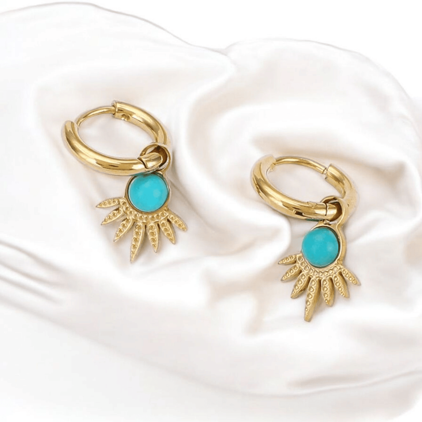 18kt Gold Plated Dangle Turquoise flower Stone Earrings - Manoune JEWELRY Belly_Jewelry Earrings - Navel_Ring - Necklace - Stud - Manoune_Jewelry - Belly_Ring - Navel_Jewelry Titanium Gold_Plated