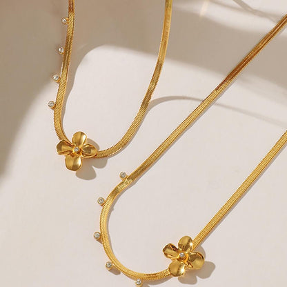 18k Gold Plated Snake Chain Flower Cubic Zirconia Necklace - Trendy Gift for Women Girls - Manoune JEWELRY Belly_Jewelry Earrings - Navel_Ring - Necklace - Stud - Manoune_Jewelry - Belly_Ring - Navel_Jewelry Titanium Gold_Plated