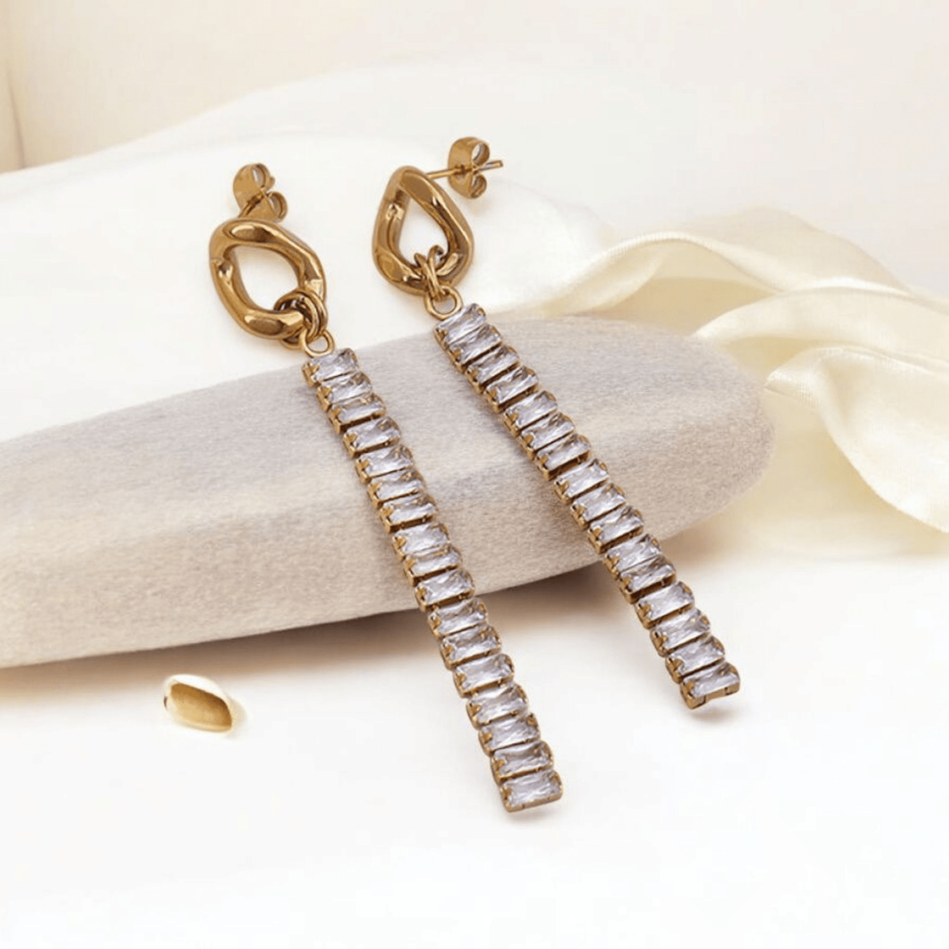 18k Gold Plated CZ Tennis Chain Cubic Zirconium Link Drop Dangle Earrings - Manoune JEWELRY Belly_Jewelry Earrings - Navel_Ring - Necklace - Stud - Manoune_Jewelry - Belly_Ring - Navel_Jewelry Titanium Gold_Plated